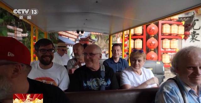 外国游客“马”不停蹄过中国年麻将胡了从一线城市到宝藏小城(图6)